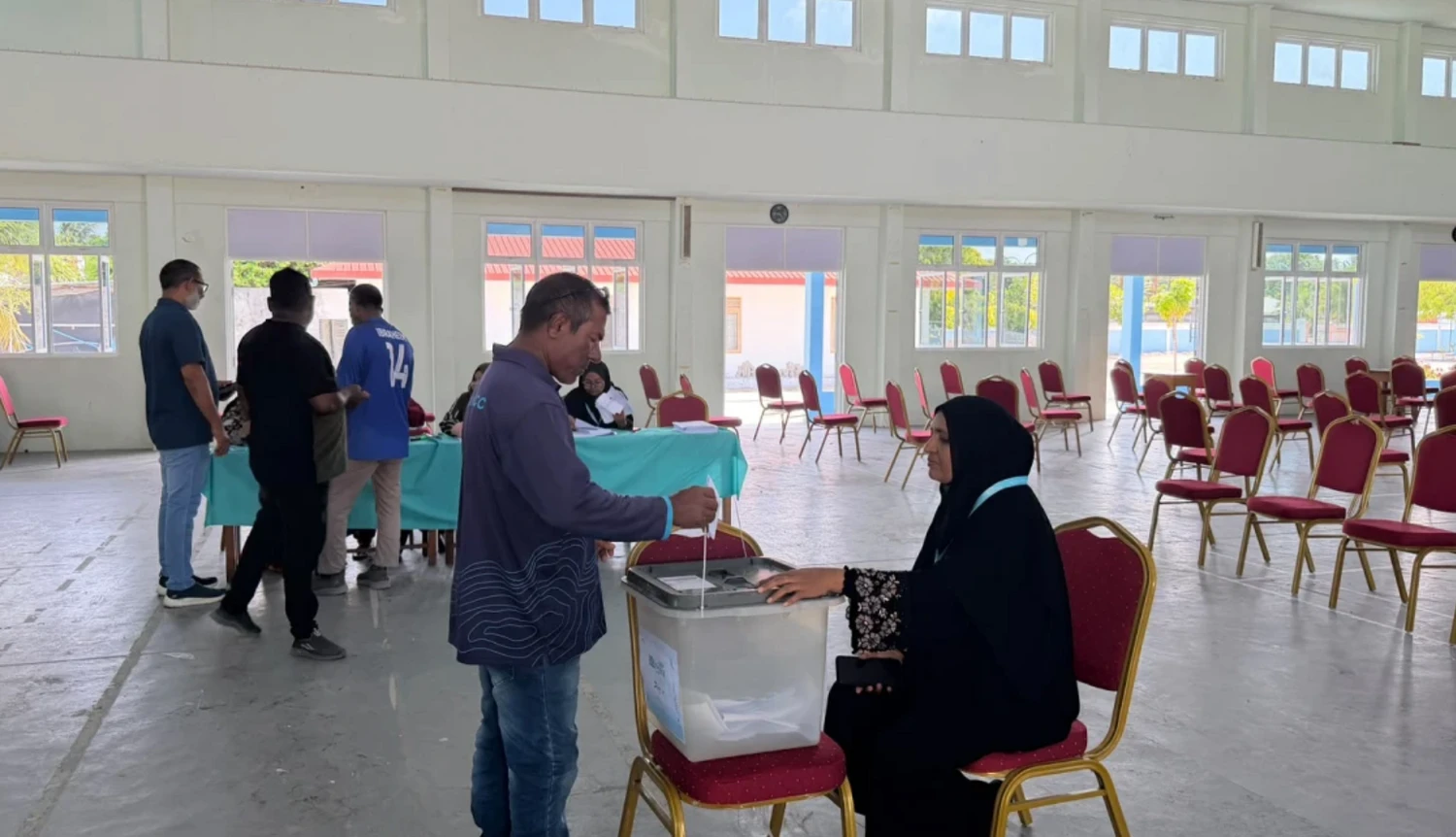 Image for ޕީއެންސީގެ ސްޓިއަރިން ކޮމިޓީތަކާއި ދާއިރާތަކުގެ އިންތިހާބުގެ ވޯޓުލުން ފަށައިފި  service